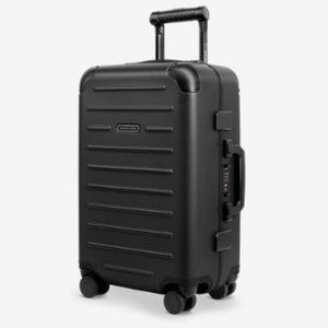 Solgaard Carry-On Closet Medium